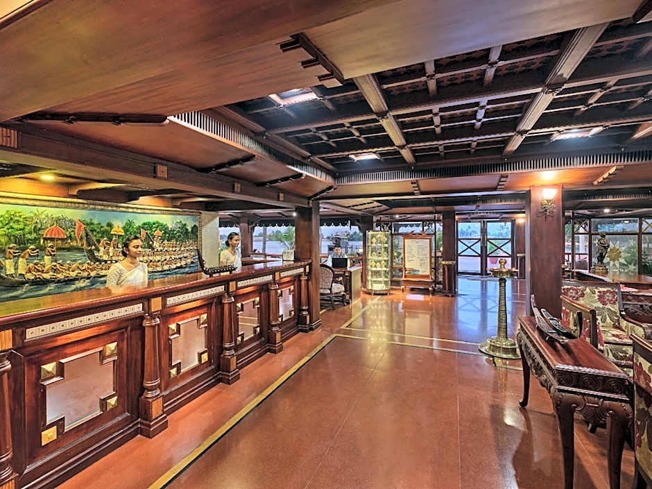 Sterling Lake Palace Alleppey