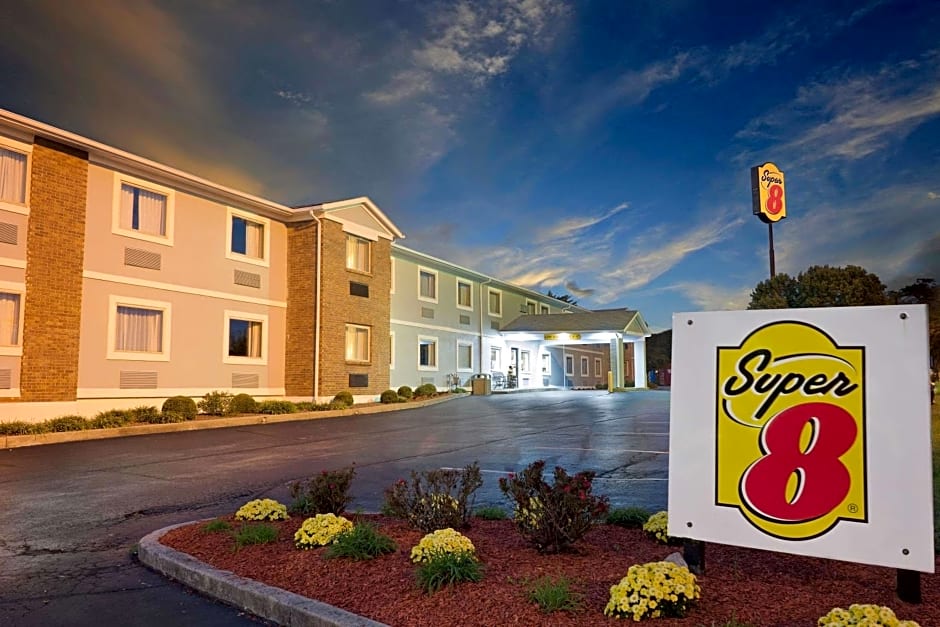 Super 8 by Wyndham Lexington Winchester Rd