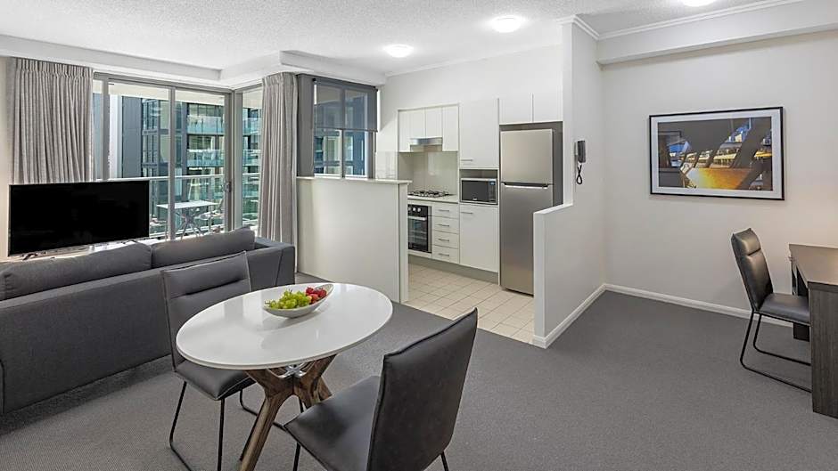 Oaks Brisbane on Margaret Suites