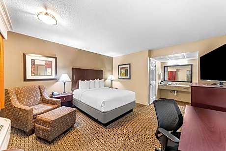 1 Queen Bed, Non-Smoking, Wireless High-Speed Internet Access, Microwave And Refrigerator, Coffee Ma