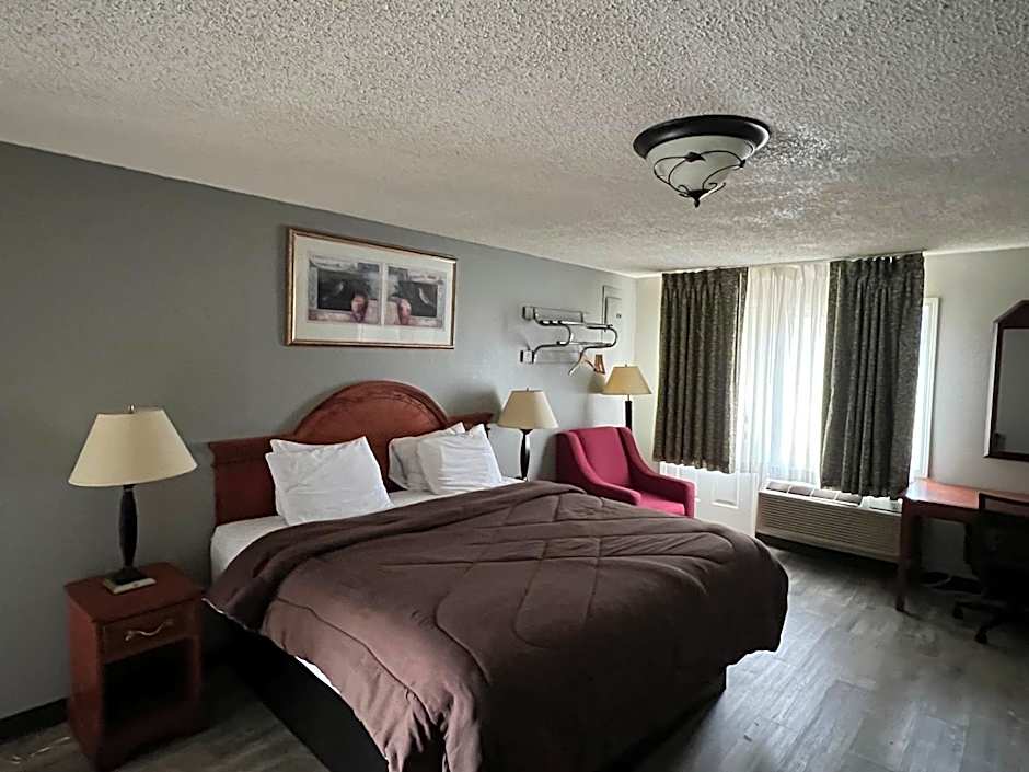 Ozark Inn & Suites