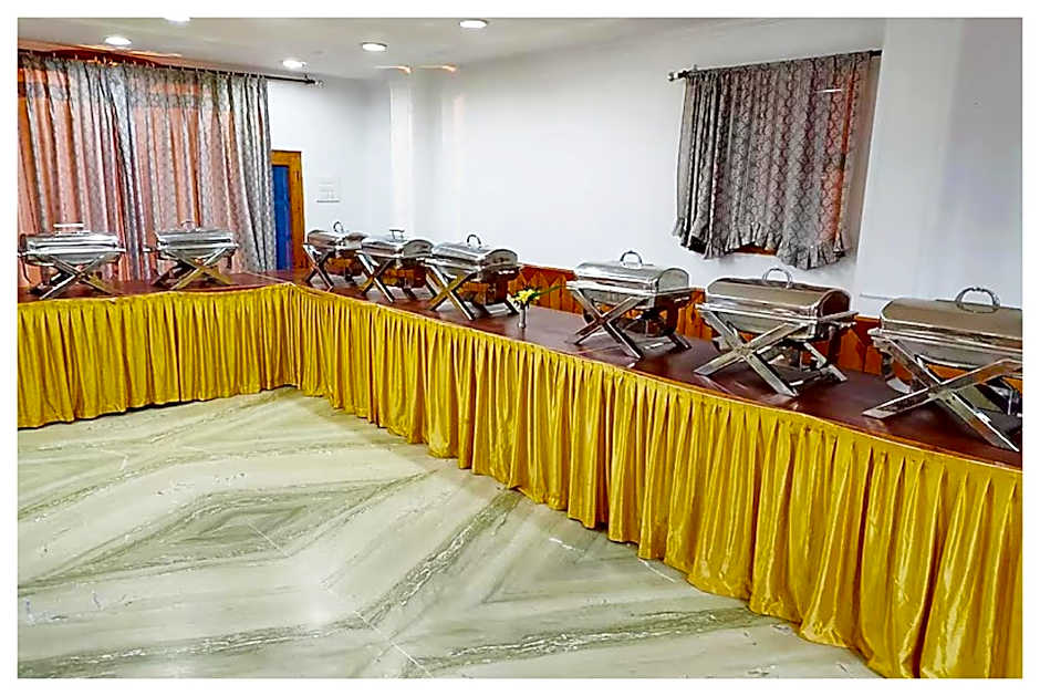 Goroomgo Kalra Regency Shimla Near Mall Road