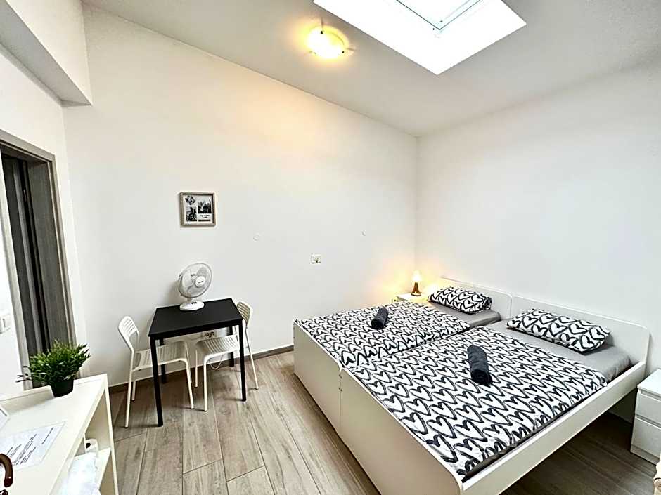 Center Station ROOMS