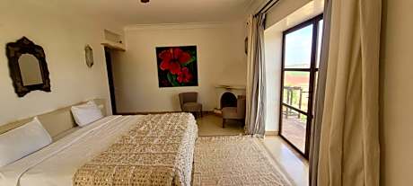 Villa with Garden View