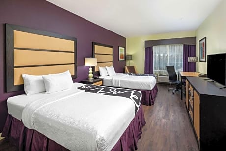 Queen Room with Two Queen Beds and Roll-in Shower - Mobility/Hearing Accessible - Non-Smoking