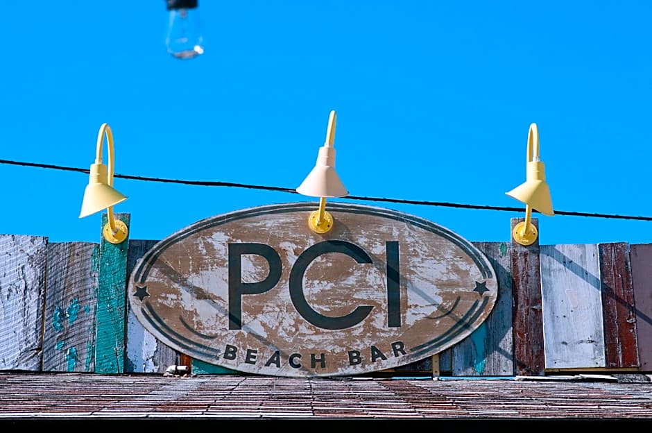 Postcard Inn On The Beach