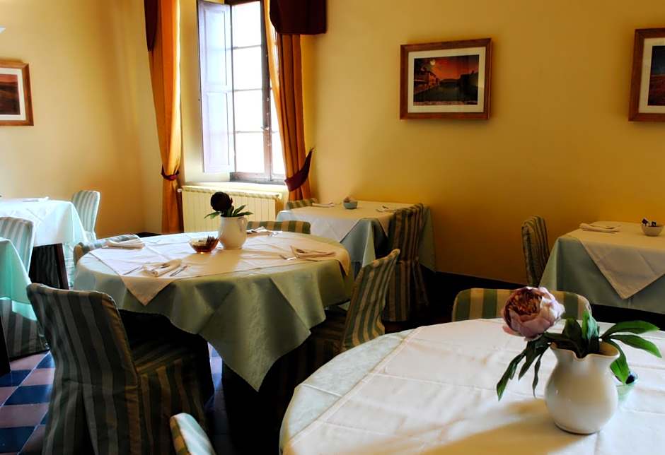 Il Chiostro Del Carmine