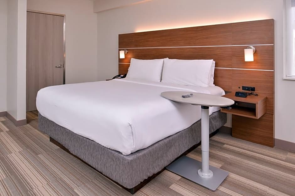 Holiday Inn Express New Orleans - St Charles