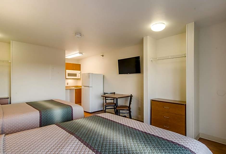 HomeTowne Studios Denver - Glendale/ Cherry Creek