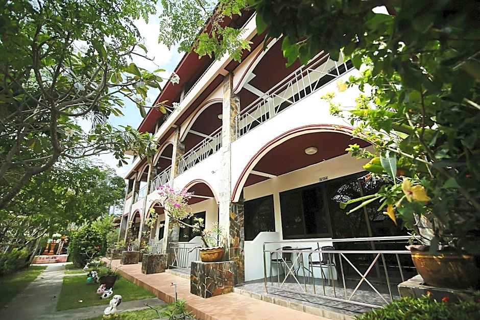 Lotus Friendly Hotel