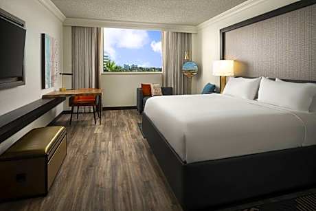 Lake View, Guest room, 1 King, Lake view