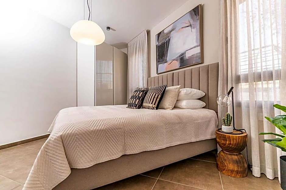 Deluxe 3 BDR Garden In Bayt Vegan-Ramat Sharet