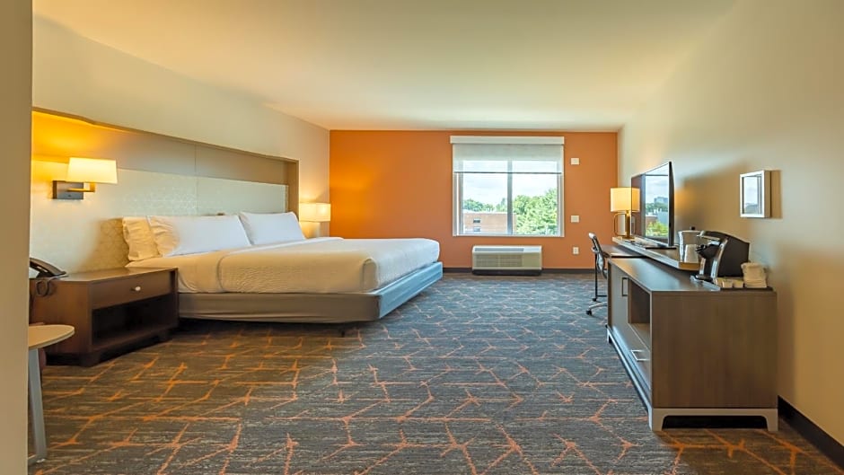 Holiday Inn & Suites - Atlanta N - Chamblee Dunwoody , an IHG Hotel