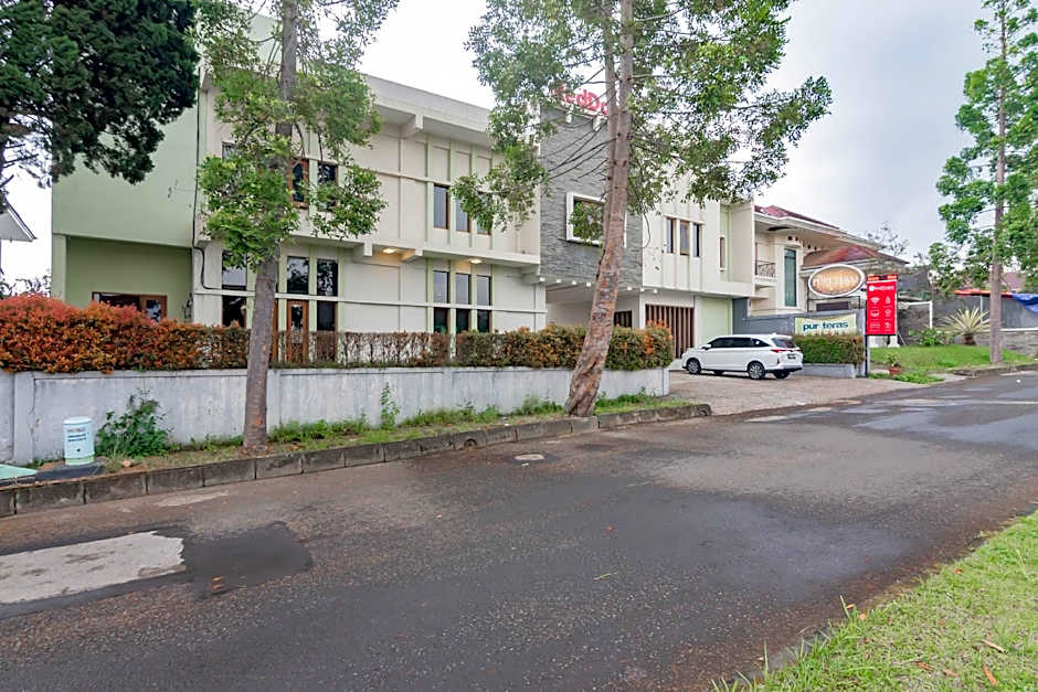 RedDoorz near Lembang Park & Zoo 2