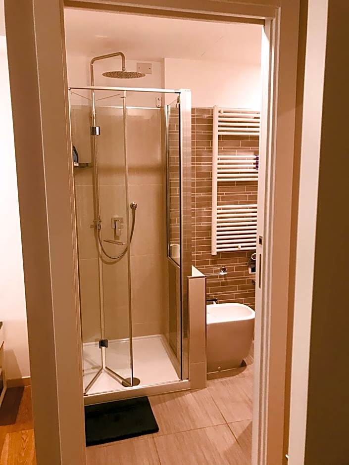 Smart-House Rent-Rooms FREE PARKING