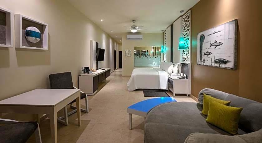El Dorado Seaside Suites - Catamaran Cenote & More Inclusive- Adults Only