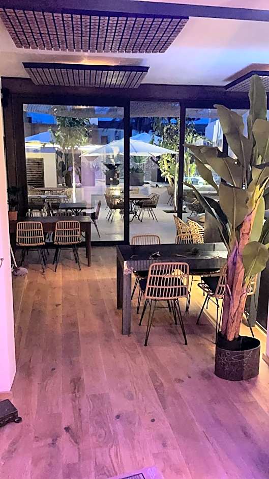 Petit Hotel C'an Mel