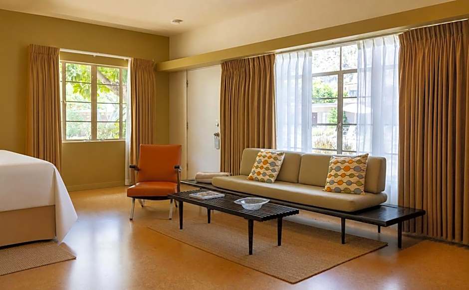 The Hideaway - 21 and Over - A Town & Desert Boutique Hotel