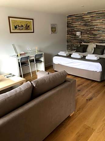 Apartment with Shower