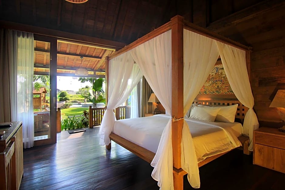 Taulan Villa by Social Hideout