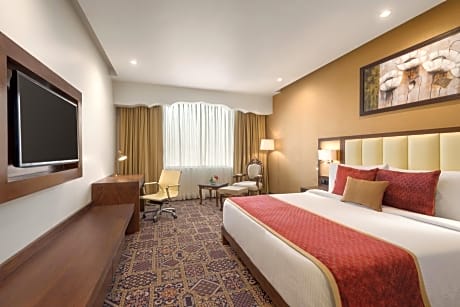 Club King Room - Non-Smoking (Complimentary 12% discount on food & soft beverages, spa and laundry)