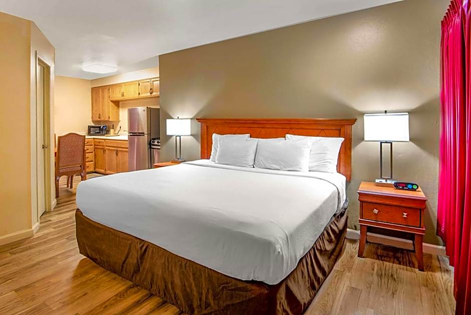 Econo Lodge Inn & Suites Durango
