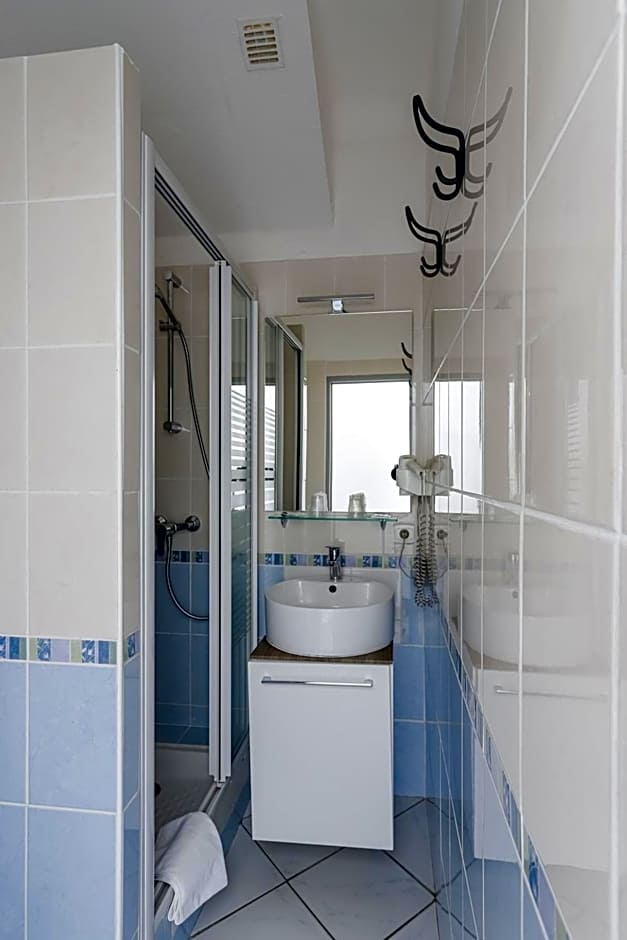 Hotel Les Palmiers En Camargue