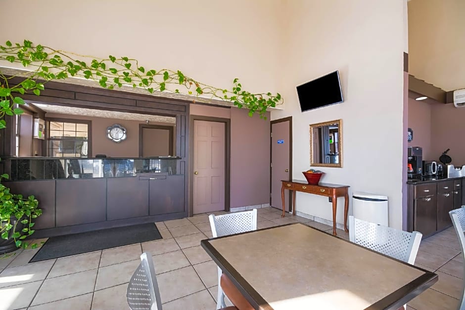 Econo Lodge Inn & Suites Oklahoma City – Oklahoma City, OK