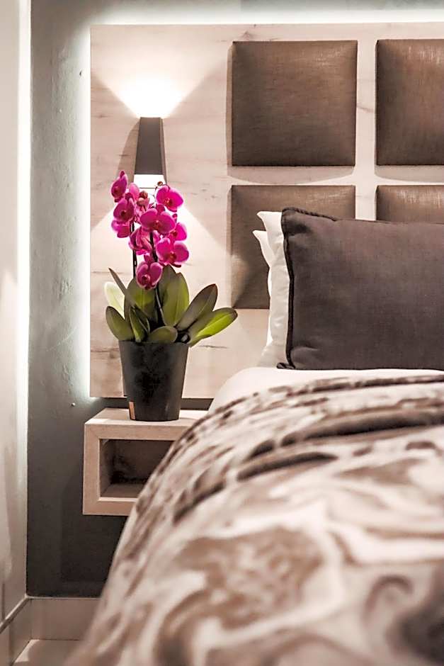 Cascades Guest Lodge