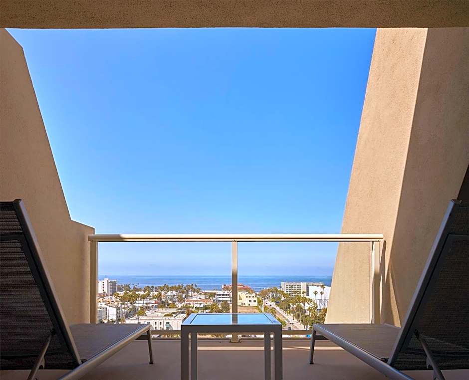 Hyatt Centric Delfina Santa Monica