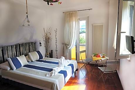 Triple Room with Private Bathroom