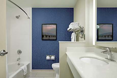 Room, 2 Queen Beds (Hearing Accessible) (2 Queen Beds)