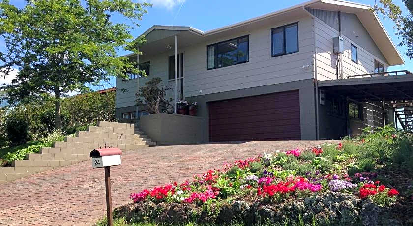 Bay Water Views Bed & Breakfast
