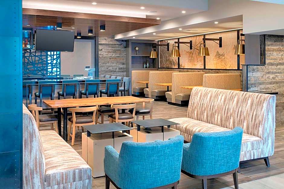 Delta Hotels by Marriott Seattle Everett
