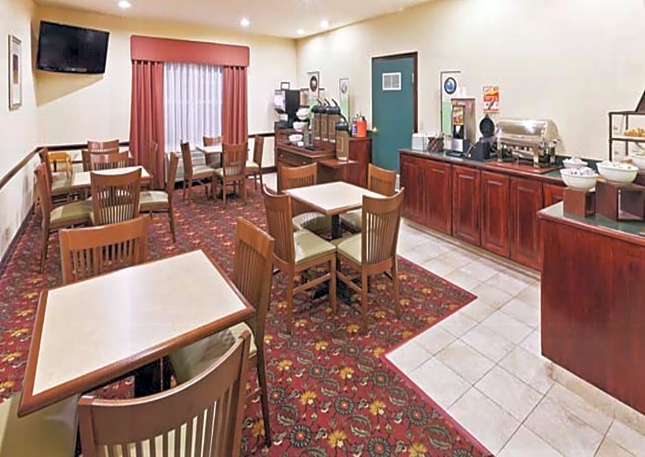 Country Inn & Suites by Radisson, Tulsa, OK