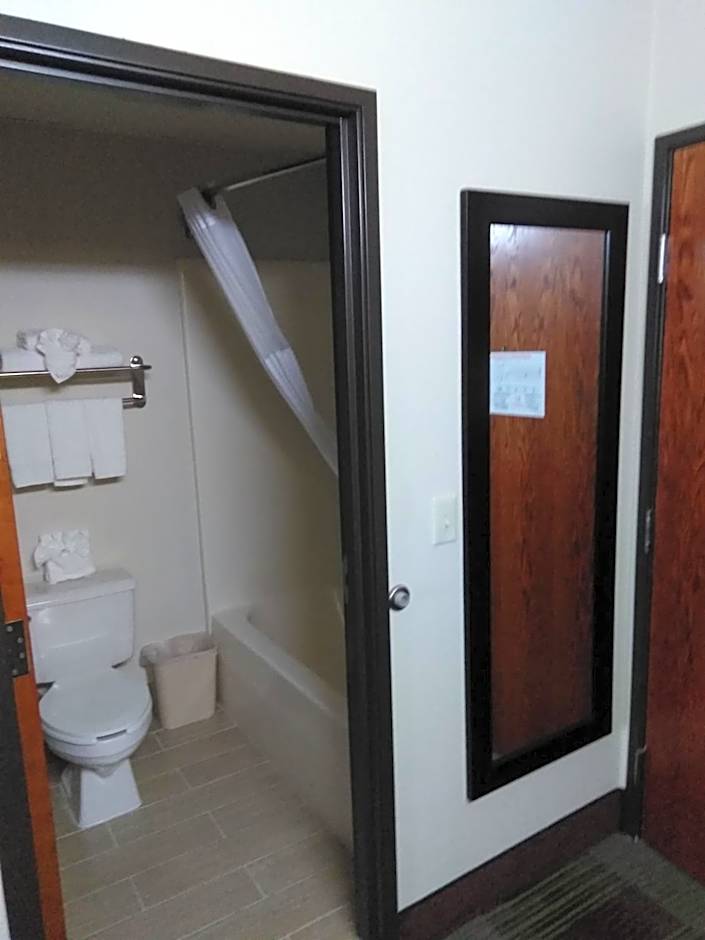 Quality Inn & Suites Mount Vernon