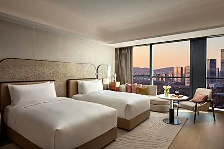 2 Twin Classic High Floor Lounge Access