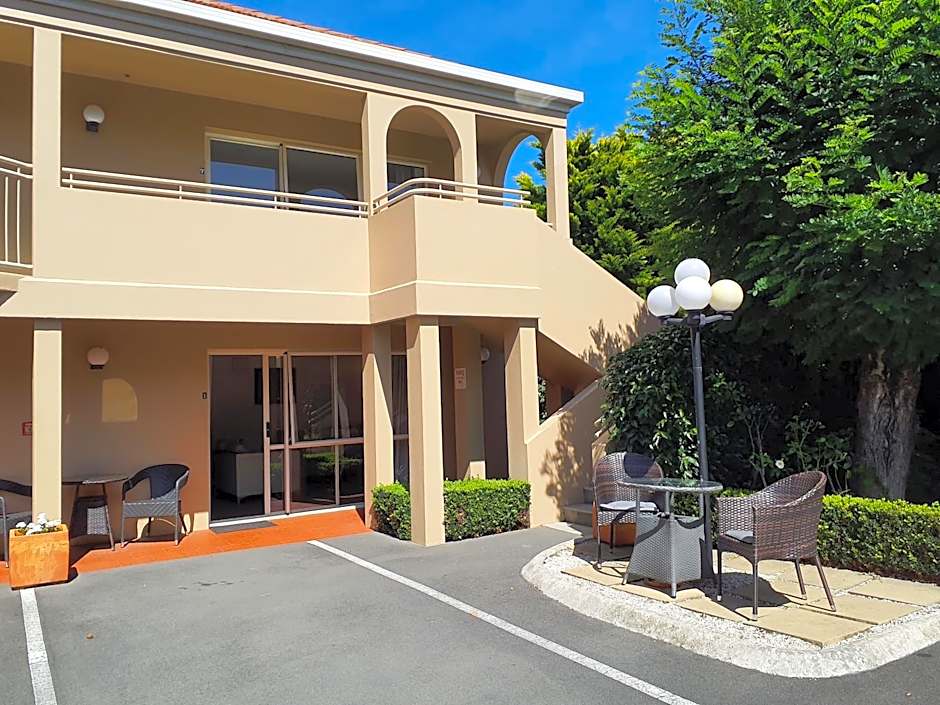 Tuscana Motor Lodge