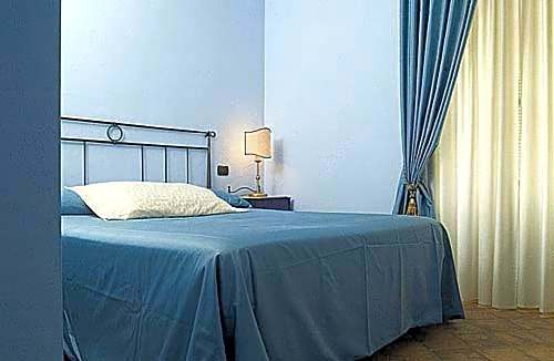 Photo 1 of 5 of Double Room
