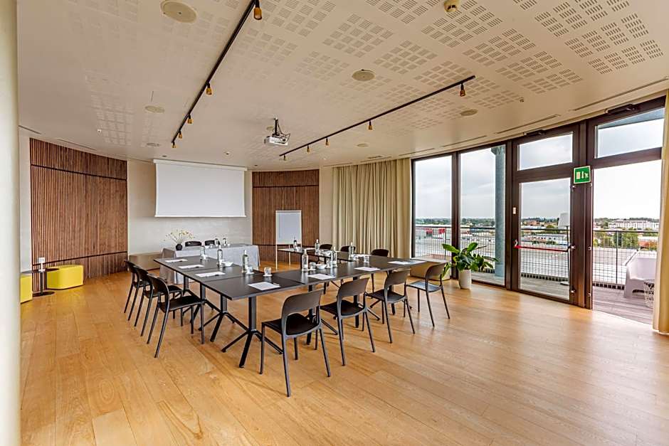 NEW IPOINT HOTEL