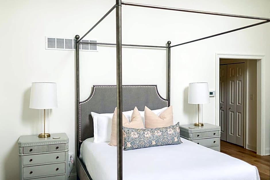 Fairville Inn