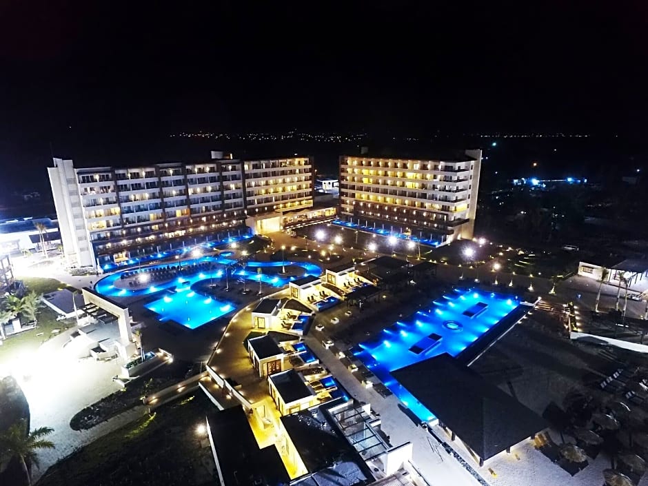 Royalton Blue Waters Autograph All-Inclusive Resor