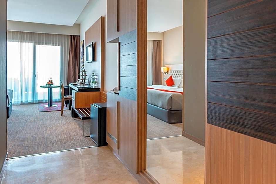 Royal Tulip City Center