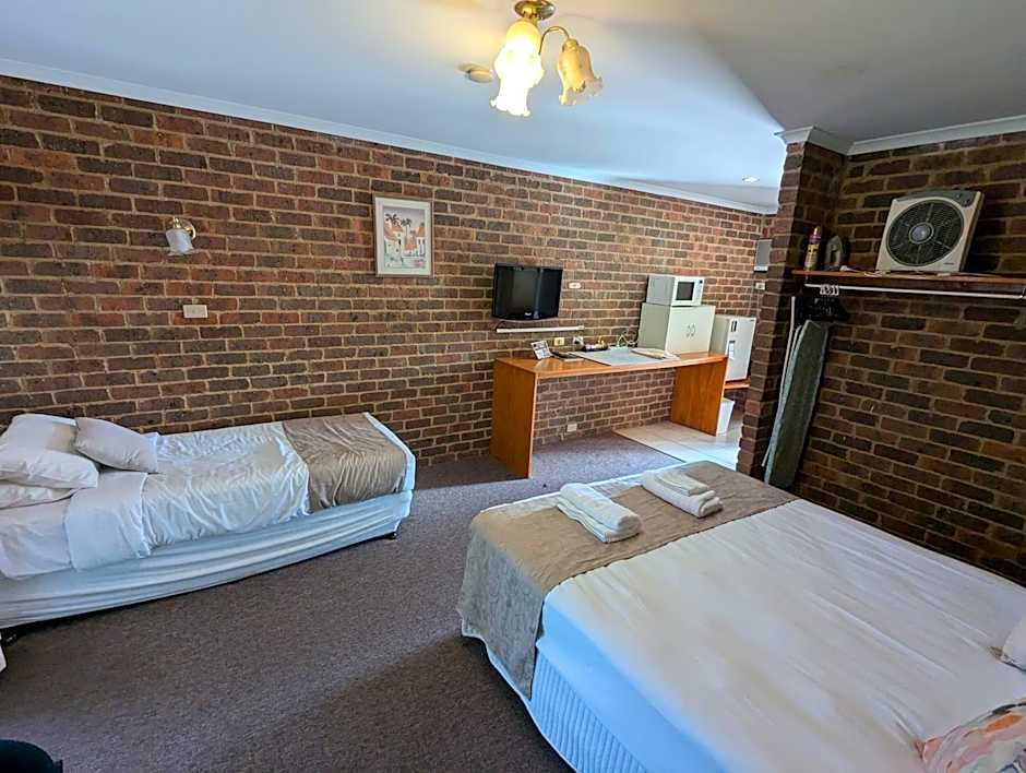 Barham Colonial Motel