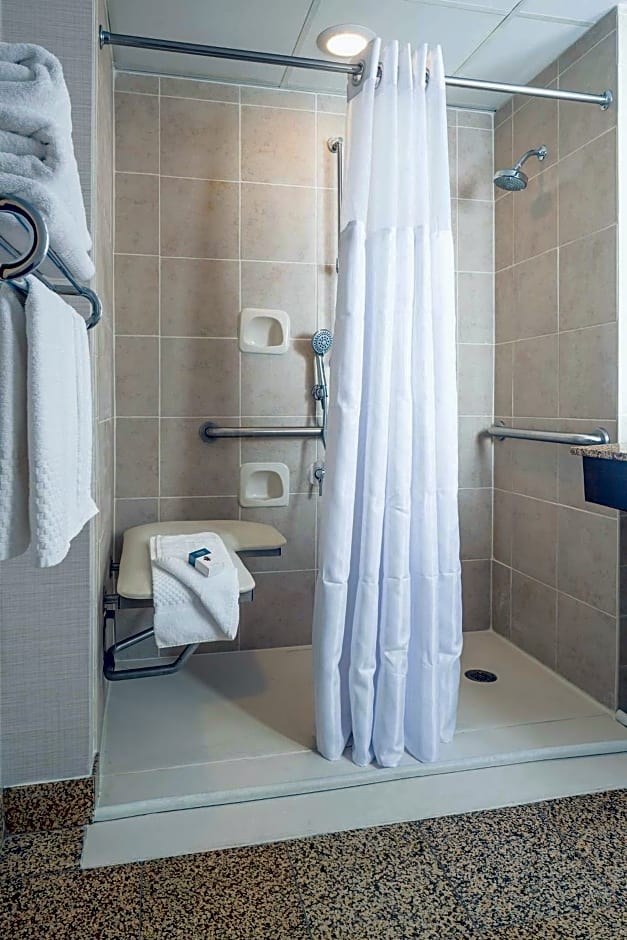 DoubleTree By Hilton Hotel Boston - Milford