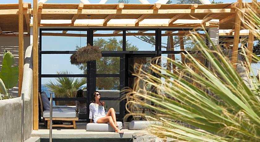 Oscar Beachfront Suites