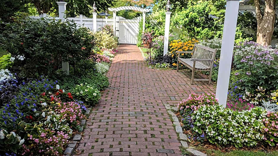 Dan'l Webster Inn and Spa