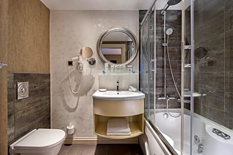 Asia Suite Room