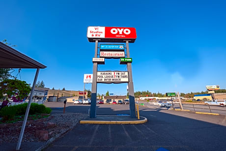 OYO Hotel St. Helens, OR