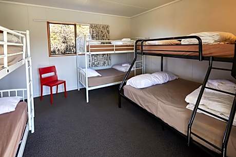 Standard Cabin (7 Adults)